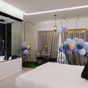 Kamer met een Queen Size Bed